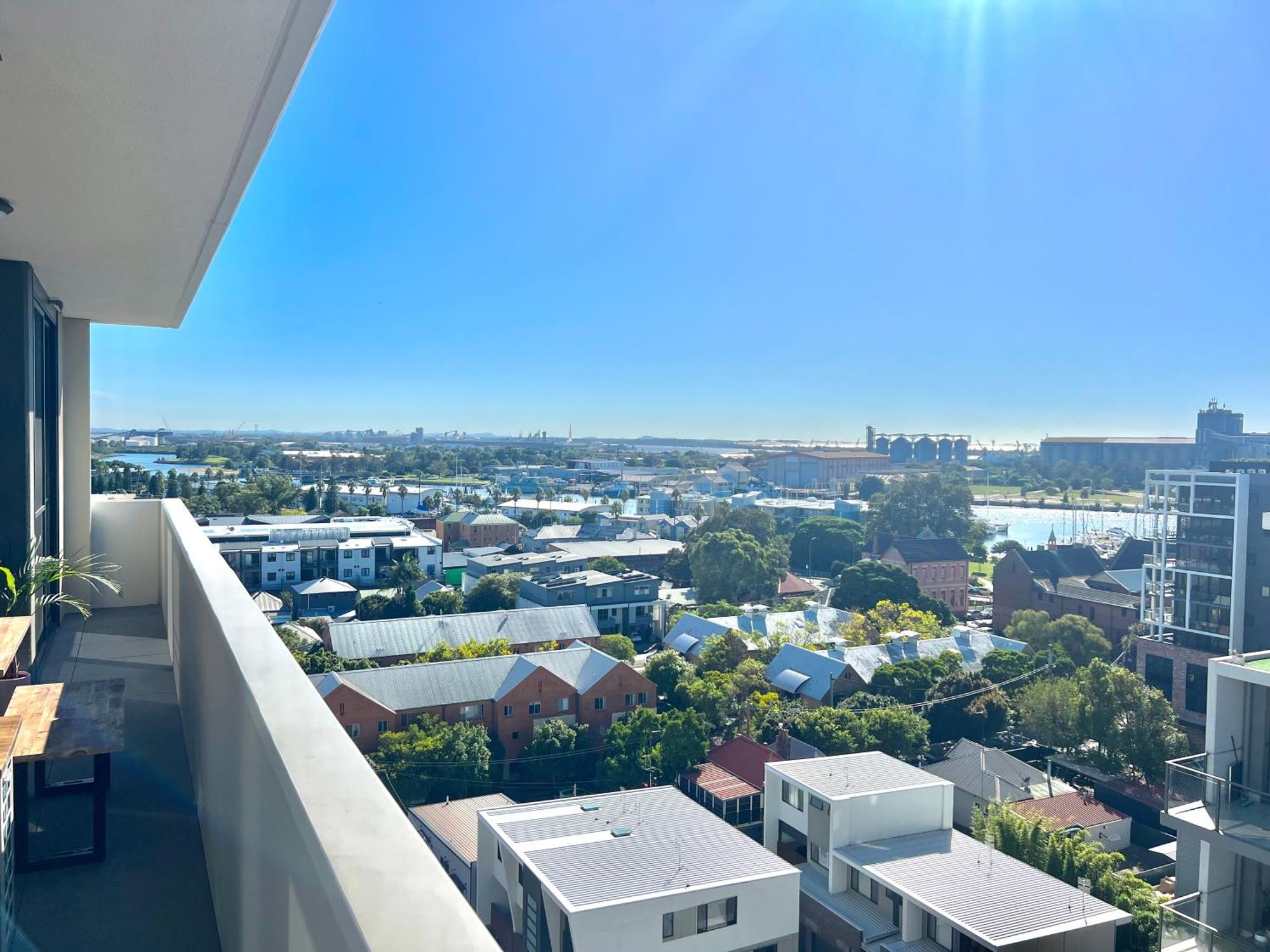 Harbour Towers, Newcastle'S Elite Apartment Stays, Free Parking & Tram Access Экстерьер фото