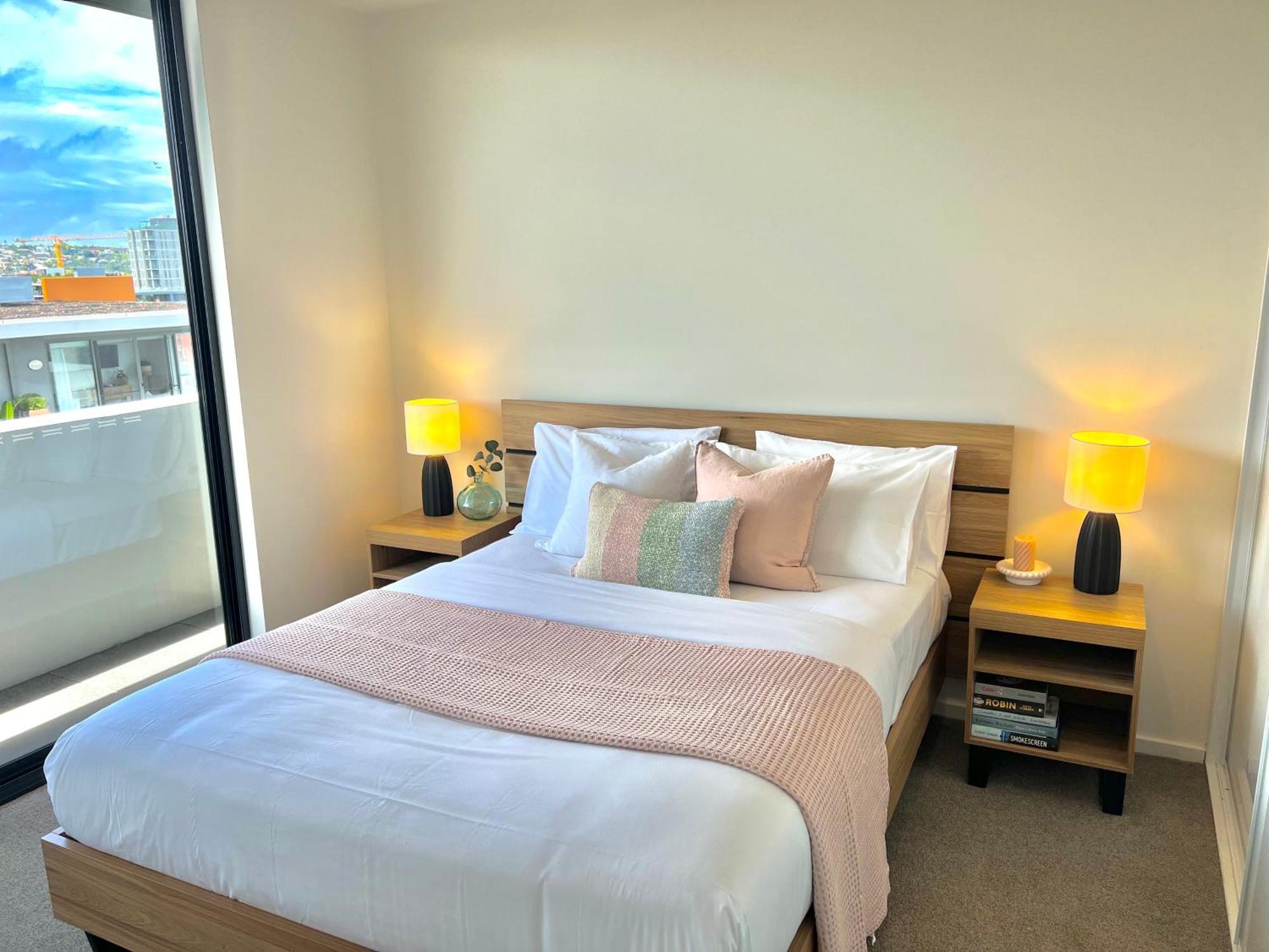Harbour Towers, Newcastle'S Elite Apartment Stays, Free Parking & Tram Access Экстерьер фото