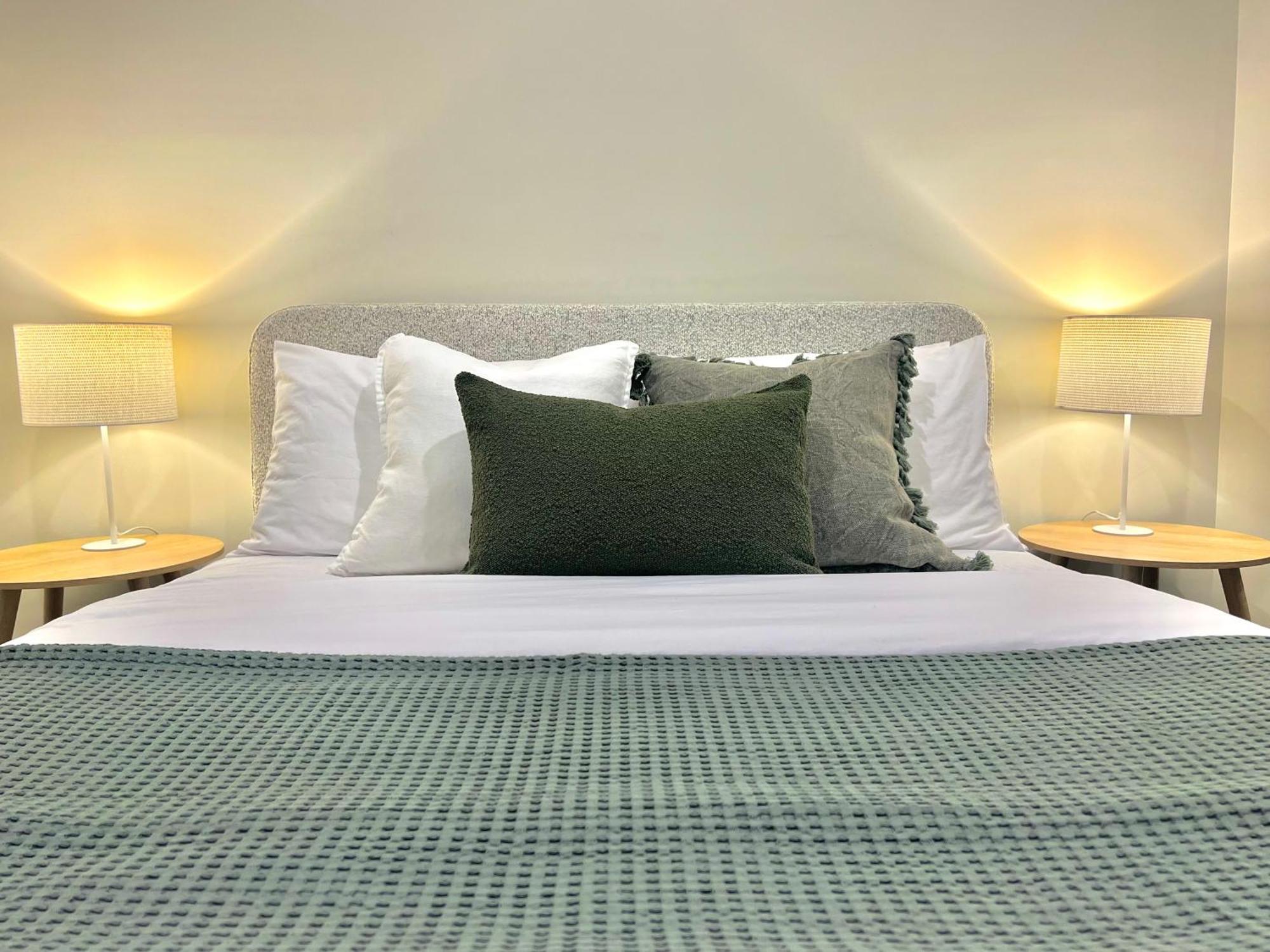 Harbour Towers, Newcastle'S Elite Apartment Stays, Free Parking & Tram Access Экстерьер фото