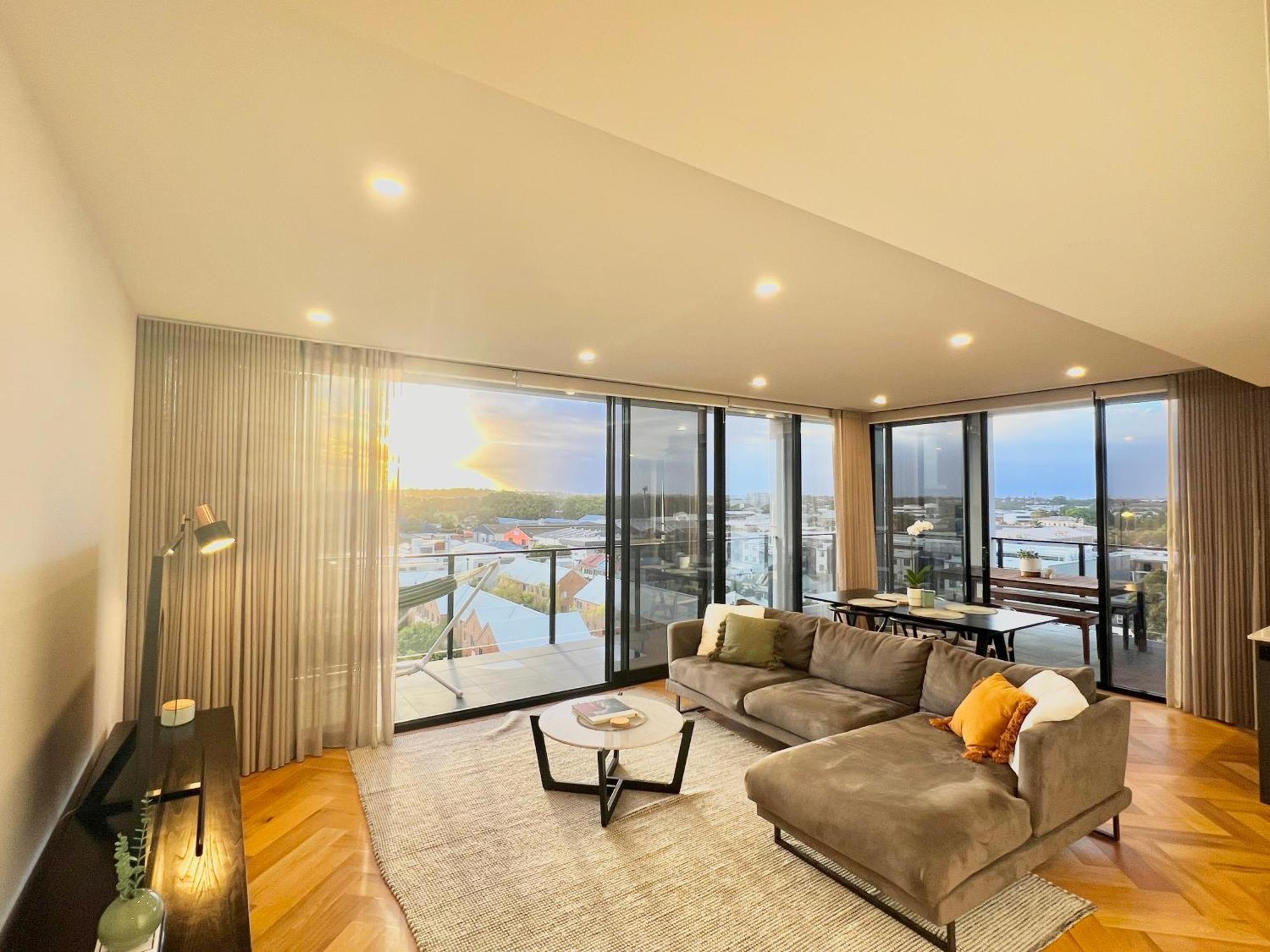 Harbour Towers, Newcastle'S Elite Apartment Stays, Free Parking & Tram Access Экстерьер фото