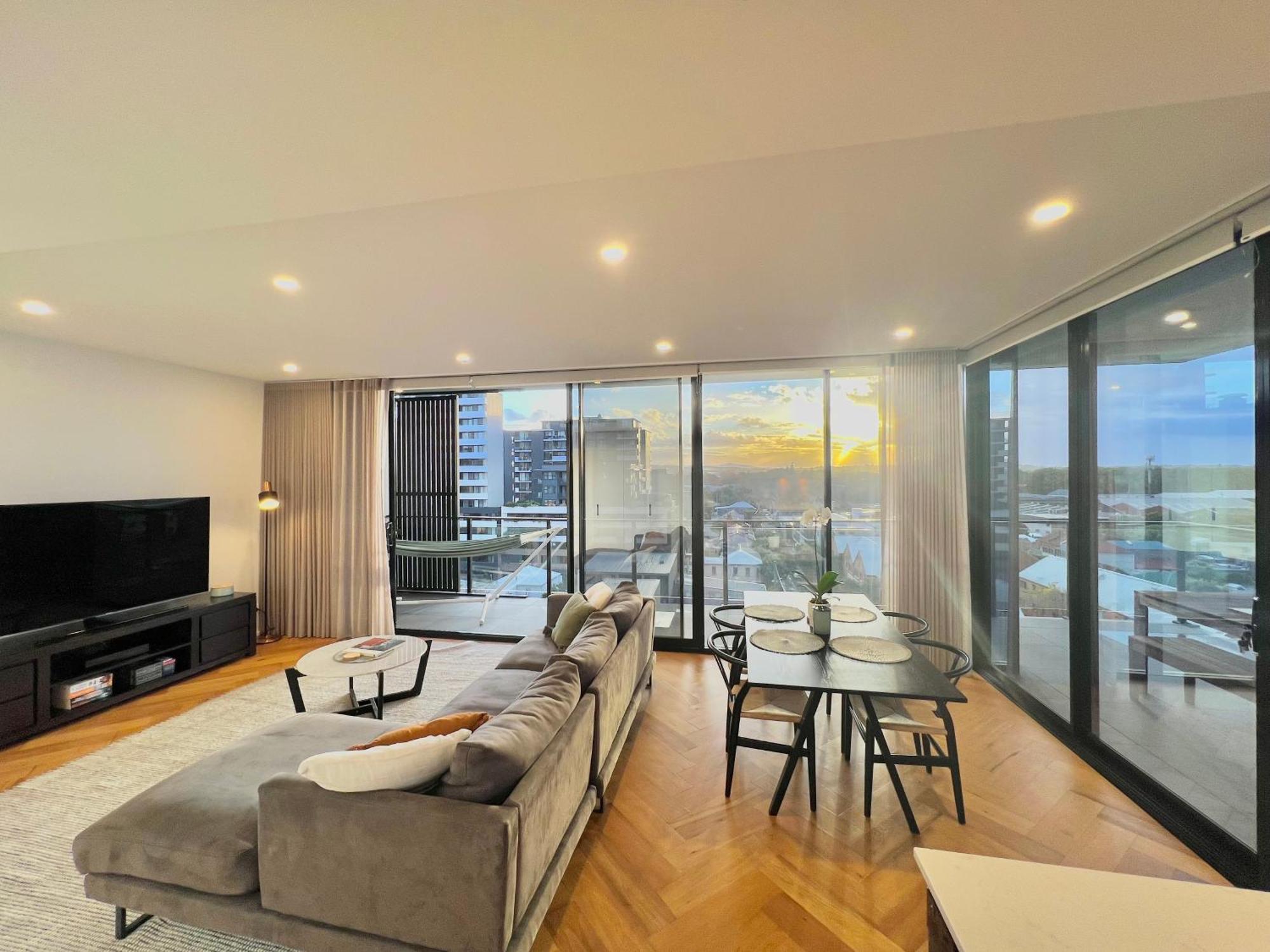 Harbour Towers, Newcastle'S Elite Apartment Stays, Free Parking & Tram Access Экстерьер фото