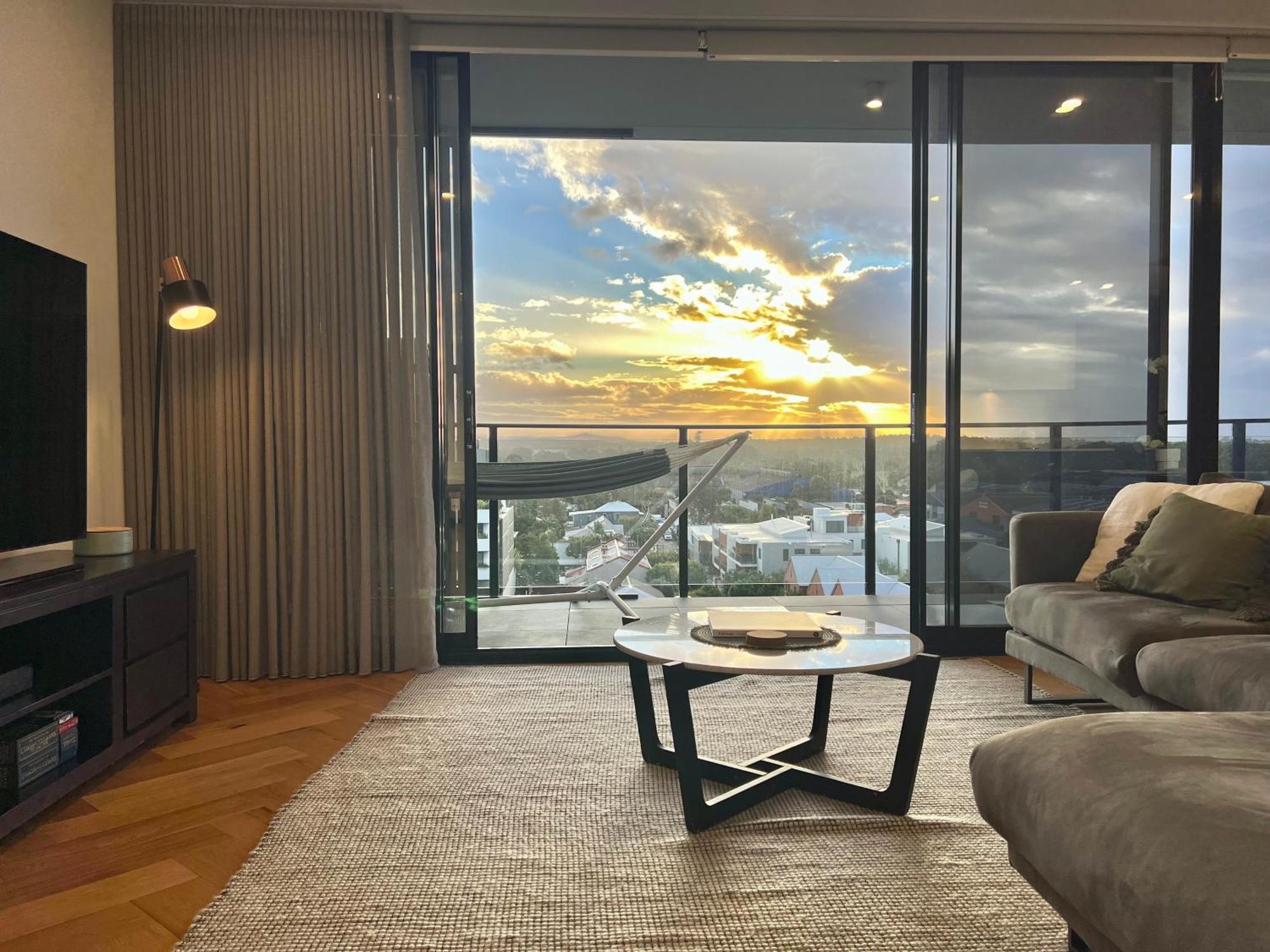 Harbour Towers, Newcastle'S Elite Apartment Stays, Free Parking & Tram Access Экстерьер фото