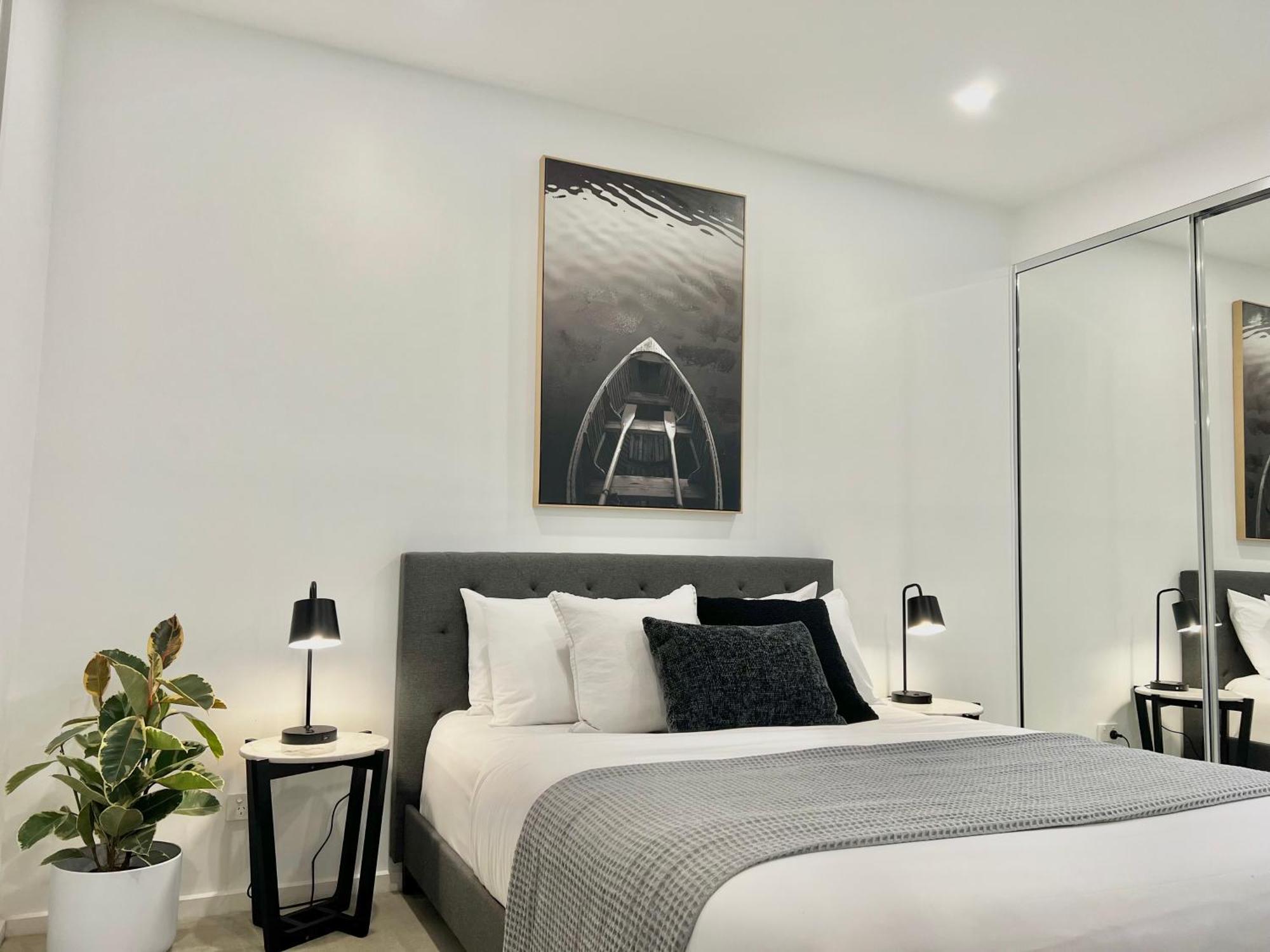 Harbour Towers, Newcastle'S Elite Apartment Stays, Free Parking & Tram Access Экстерьер фото