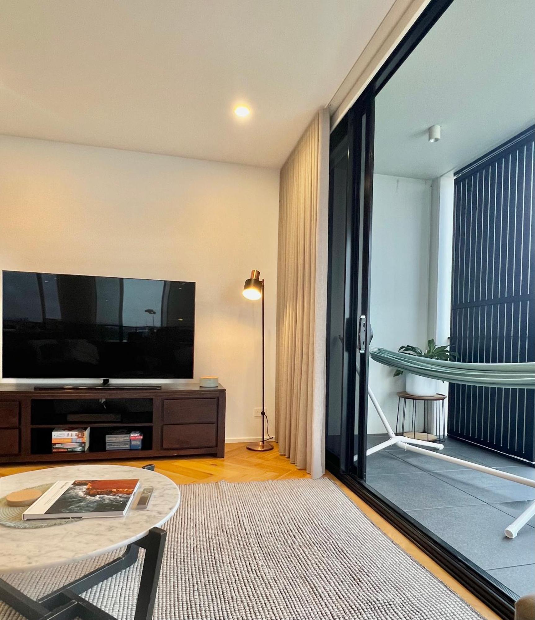 Harbour Towers, Newcastle'S Elite Apartment Stays, Free Parking & Tram Access Экстерьер фото