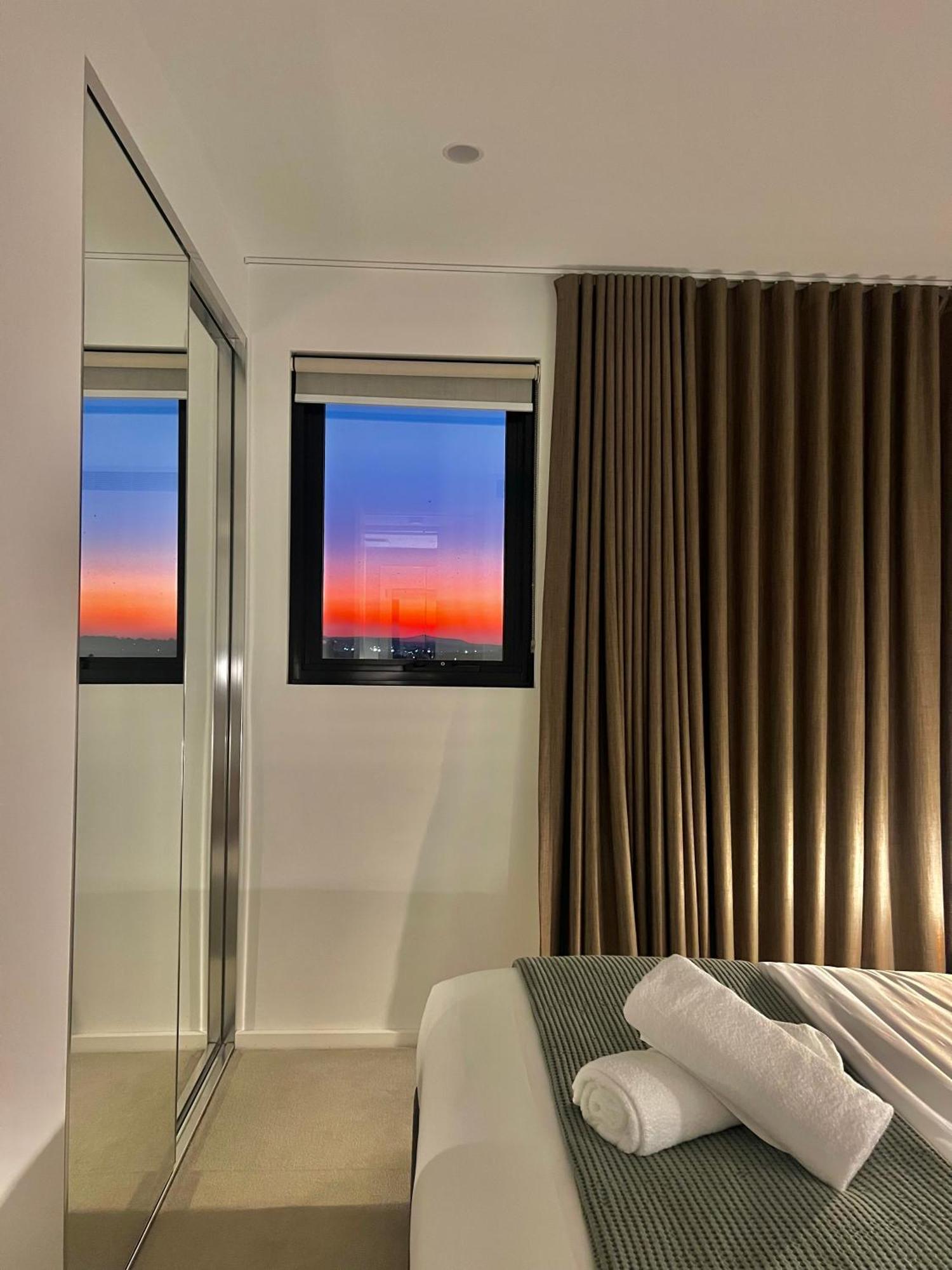 Harbour Towers, Newcastle'S Elite Apartment Stays, Free Parking & Tram Access Экстерьер фото