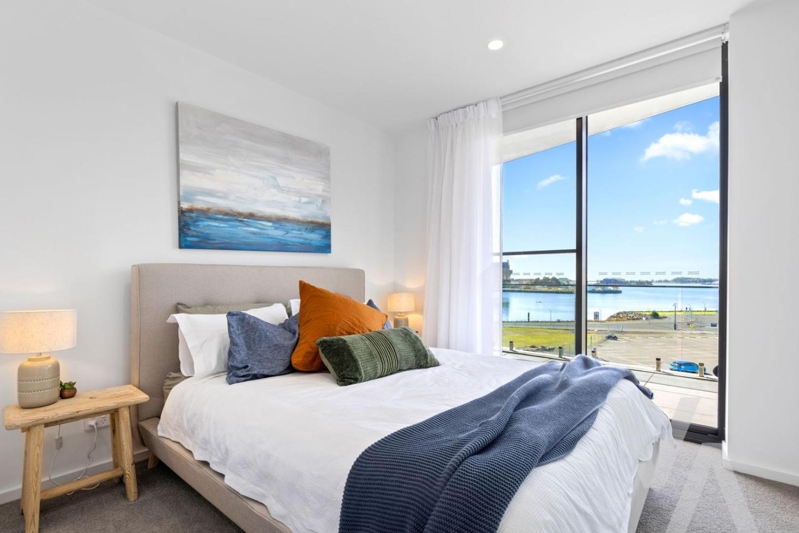 Harbour Towers, Newcastle'S Elite Apartment Stays, Free Parking & Tram Access Экстерьер фото